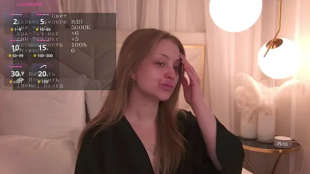 Snapshot of MollyHilton chatting on February 19, 6:26 pm MollyHilton online show from February 19, 6:26 pm