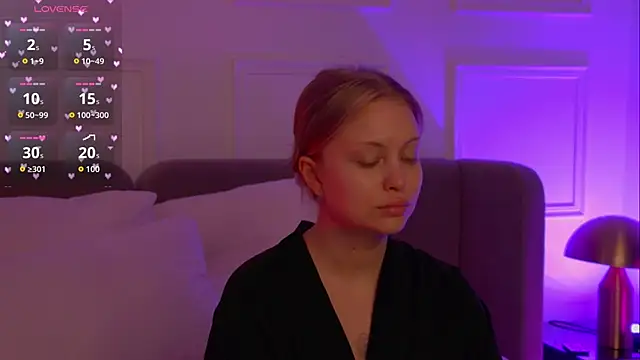 MollyHilton online show from April 12, 6:02 pm