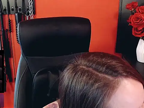 Snapshot of _MissJaneWarren_ chatting on May 6, 4:12 pm MissJaneWarren online show from May 6, 4:12 pm