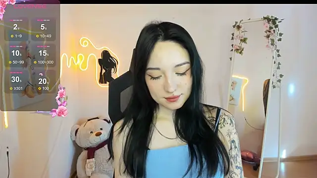 AliceeinWonderlanddd online show from March 30, 3:18 am