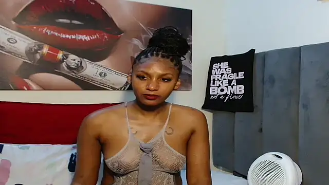 Snapshot of Moreish-06 chatting on March 10, 5:12 am Moreish-06 online show from March 10, 5:12 am