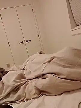 Snapshot of Droski21 chatting on February 4, 6:30 am Droski21 online show from February 4, 6:30 am