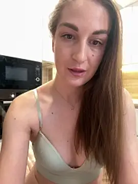 Snapshot of Olga_sold chatting on February 3, 5:49 am Olga sold online show from February 3, 5:49 am