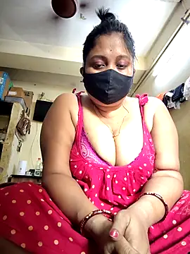 Snapshot of Curvy_Trisha chatting on March 13, 8:32 am Curvy Trisha online show from March 13, 8:32 am