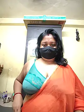 Snapshot of Curvy_Trisha chatting on June 24, 3:11 pm Curvy Trisha online show from June 24, 3:11 pm