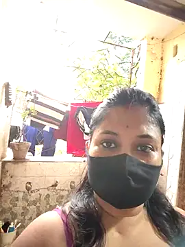 Snapshot of Curvy_Trisha chatting on June 27, 12:22 pm Curvy Trisha online show from June 27, 12:22 pm