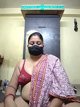 Snapshot of Curvy_Trisha chatting on June 30, 12:50 pm Curvy Trisha online show from June 30, 12:50 pm