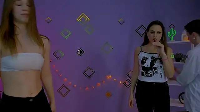 eira mouse online show from March 31, 9:10 am