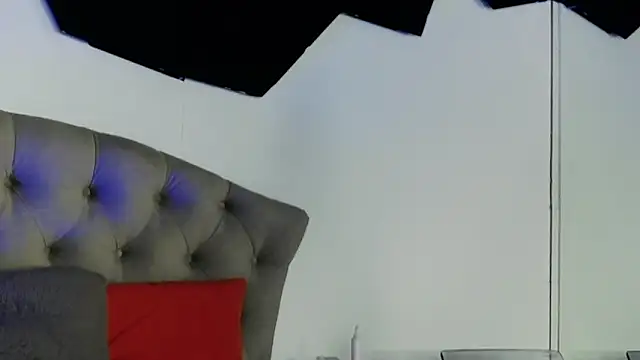 Snapshot of ChloeeDavis chatting on February 23, 7:00 pm ChloeeDavis online show from February 23, 7:00 pm