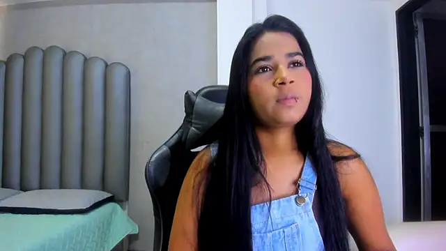 Snapshot of Shirleytaylor- chatting on February 23, 11:18 am Shirleytaylor- online show from February 23, 11:18 am