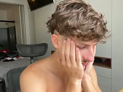 vitoraugustoxxx online show from February 5, 6:23 pm