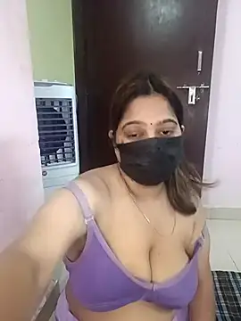 Snapshot of Aliya_Hott chatting on May 2, 5:23 am Aliya Hott online show from May 2, 5:23 am