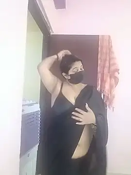 Snapshot of Aliya_Hott chatting on May 17, 5:49 am Aliya Hott online show from May 17, 5:49 am