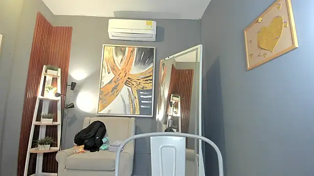 Snapshot of nina_swaan chatting on February 10, 11:47 am nina swaan online show from February 10, 11:47 am