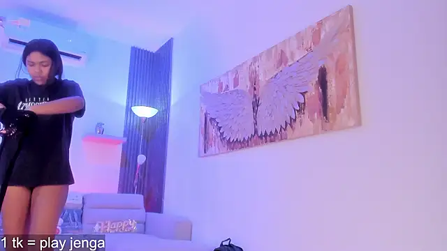 Snapshot of TAHIELA_ chatting on February 12, 11:05 am TAHIELA online show from February 12, 11:05 am