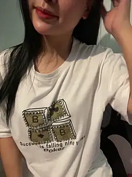 Snapshot of hotgirl-sexy chatting on March 29, 9:42 am hotgirl-sexy online show from March 29, 9:42 am