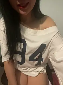 Snapshot of hotgirl-sexy chatting on April 19, 3:00 pm hotgirl-sexy online show from April 19, 3:00 pm