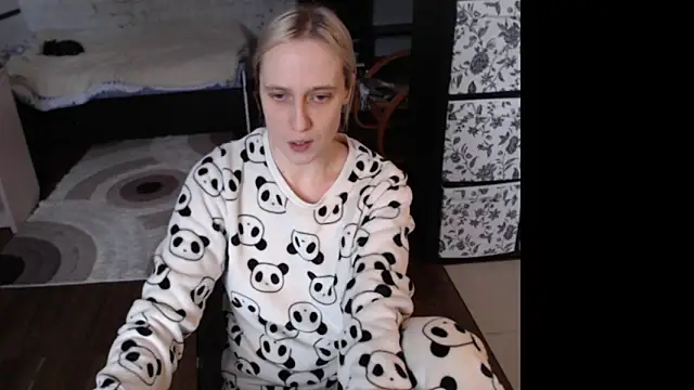 Snapshot of Your_guilty_pleasure1 chatting on February 26, 12:26 pm Your guilty pleasure1 online show from February 26, 12:26 pm