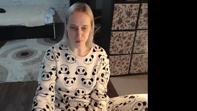 Snapshot of Your_guilty_pleasure1 chatting on February 27, 5:24 pm Your guilty pleasure1 online show from February 27, 5:24 pm