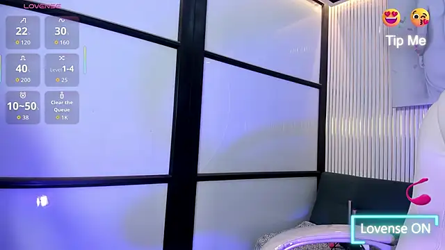 Snapshot of VenusColeman_ chatting on February 6, 8:56 pm VenusColeman online show from February 6, 8:56 pm