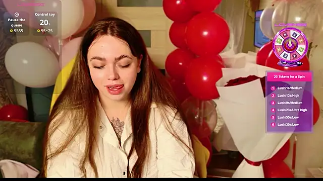 Snapshot of AliraX chatting on February 15, 7:43 pm AliraX online show from February 15, 7:43 pm