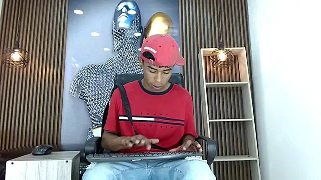 Snapshot of TonnyMarck chatting on March 1, 1:57 pm TonnyMarck online show from March 1, 1:57 pm