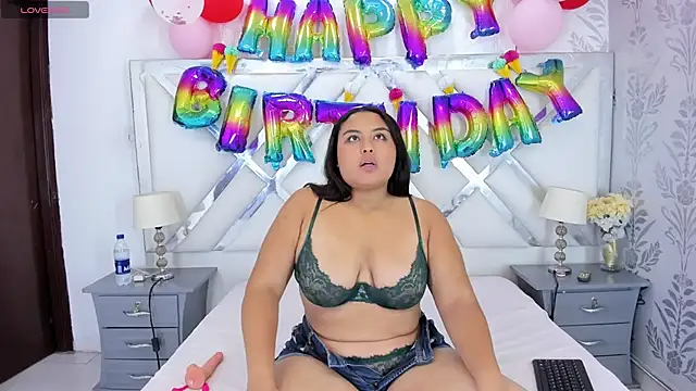 Snapshot of yaragarcia chatting on February 18, 3:46 am yaragarcia online show from February 18, 3:46 am