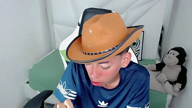 Liarr  online show from February 4, 8:47 pm