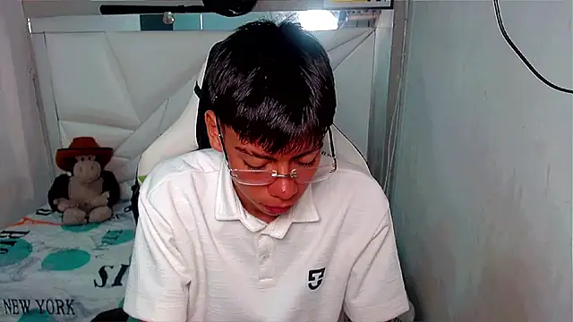 Liarr  online show from March 19, 7:51 pm