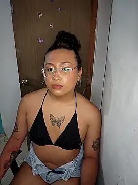 Kendallmafia online show from April 22, 8:10 pm