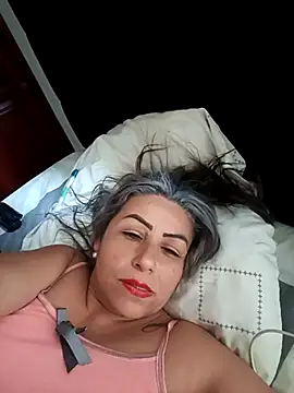 Snapshot of maynor_1998 chatting on February 15, 1:09 pm maynor 1998 online show from February 15, 1:09 pm