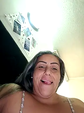 Snapshot of maynor_1998 chatting on February 17, 3:51 pm maynor 1998 online show from February 17, 3:51 pm