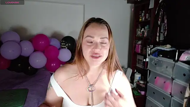 Snapshot of Tammy_Parker chatting on June 13, 9:18 am Tammy Parker online show from June 13, 9:18 am