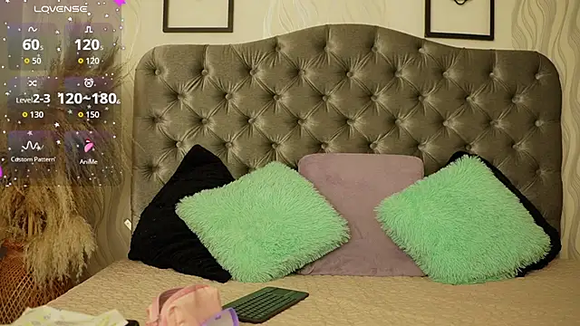 Snapshot of katt_eyes_ chatting on February 25, 1:21 pm katt eyes online show from February 25, 1:21 pm