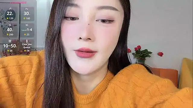 Snapshot of Lisa-295188 chatting on March 4, 7:36 am Lisa-295188 online show from March 4, 7:36 am