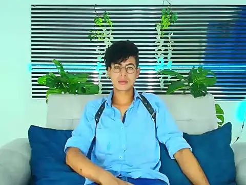 Snapshot of ThiiagoSaeenz chatting on February 2, 1:32 pm ThiiagoSaeenz online show from February 2, 1:32 pm