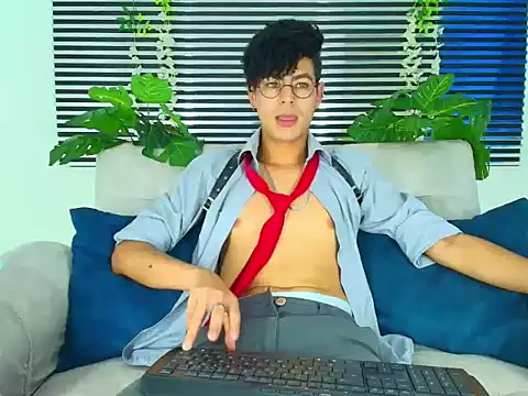 Snapshot of ThiiagoSaeenz chatting on February 11, 4:01 pm ThiiagoSaeenz online show from February 11, 4:01 pm