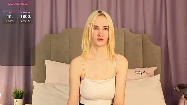 CrystalLili online show from February 9, 3:32 am