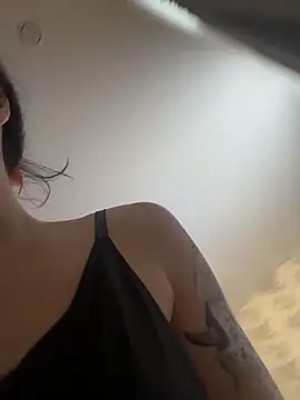 MiaTee online show from March 11, 2:39 am