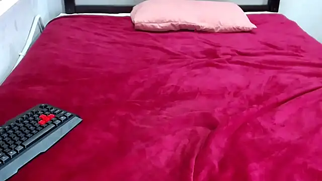 Snapshot of BlaqRosexox chatting on February 27, 6:13 am BlaqRosexox online show from February 27, 6:13 am