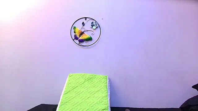 melany roberts  online show from March 10, 3:11 am