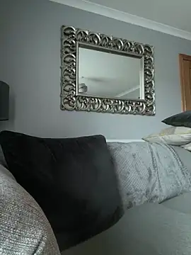 Milssweetx online show from March 26, 1:06 pm