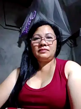 Snapshot of Cold-girlr12 chatting on May 4, 3:19 pm Cold-girlr12 online show from May 4, 3:19 pm