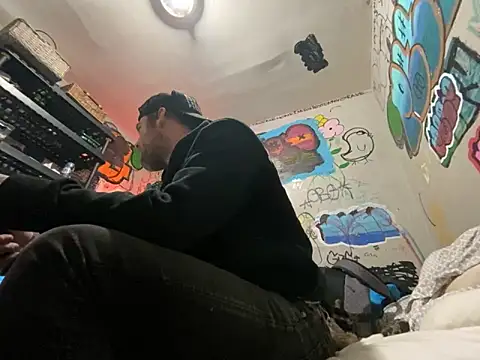 Snapshot of gothboiplzty chatting on February 21, 9:05 pm gothboiplzty online show from February 21, 9:05 pm