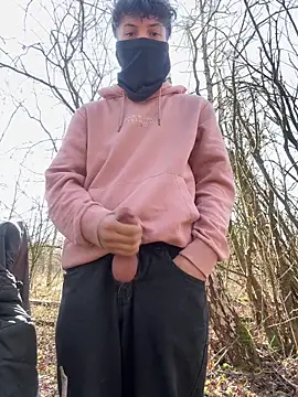 Snapshot of leoooooo88888 chatting on March 2, 9:38 am leoooooo88888 online show from March 2, 9:38 am