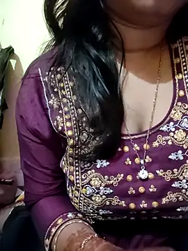 Snapshot of PARI51 chatting on February 18, 9:00 pm PARI51 online show from February 18, 9:00 pm