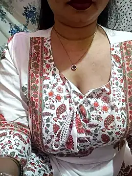 PARI51 online show from March 6, 8:16 pm