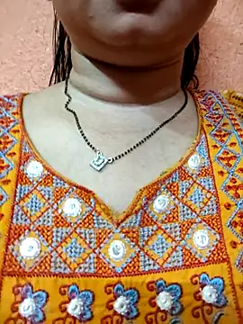 PARI51 online show from April 12, 7:52 pm