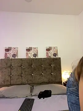 Annie bonnie  online show from March 29, 11:43 am