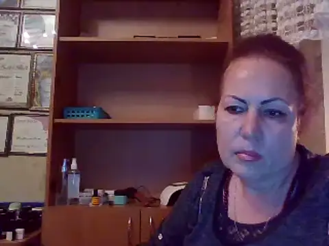 KrystalStyles online show from April 5, 5:32 pm